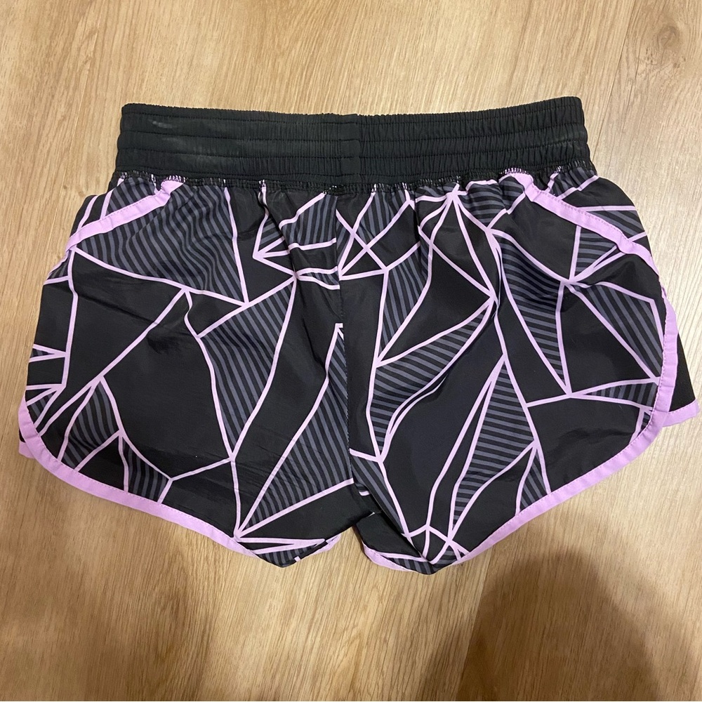 Exercise shorts - Picture 4 of 4